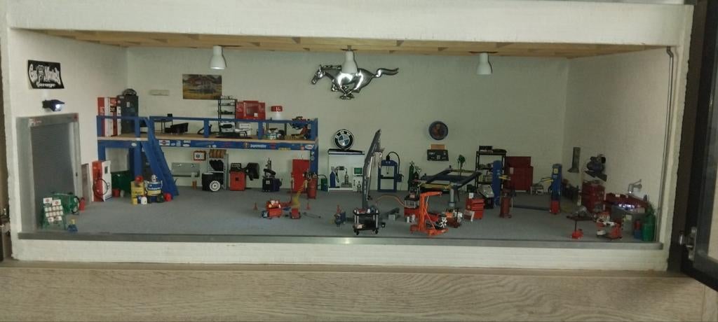Garage diorama op schaal 1/24, Hobby en Vrije tijd, Ophalen, Zo goed als nieuw, Groter dan 1:35, Diorama