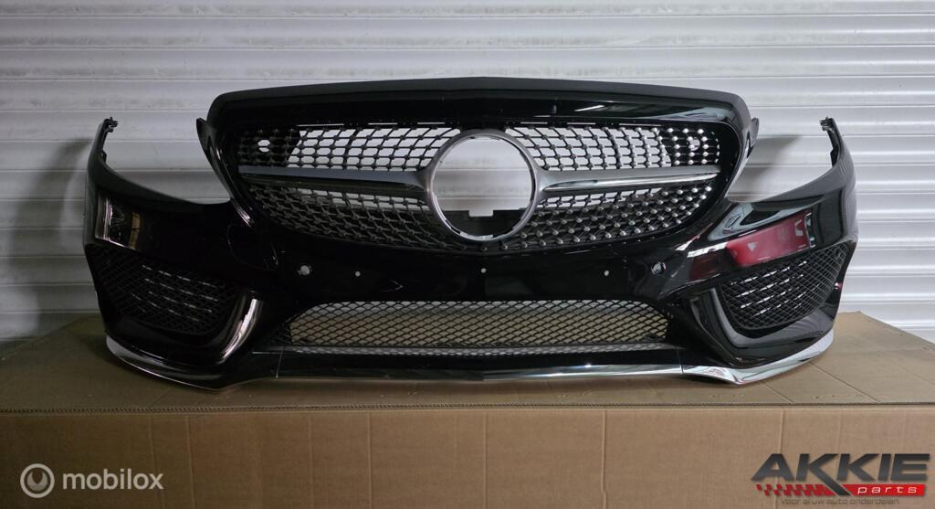 Mercedes c klasse Bumper voor W205 AMG A2058801840, Gebruikt, Voor, Ophalen of Verzenden, Bumper
