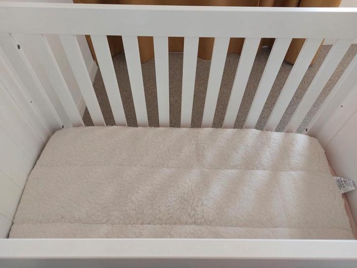 Slaapkamer voor baby/peuter (merk Bopita), Enfants & Bébés, Chambre d'enfant | Lits, Utilisé, 140 à 160 cm, 70 à 85 cm, Sommier à lattes