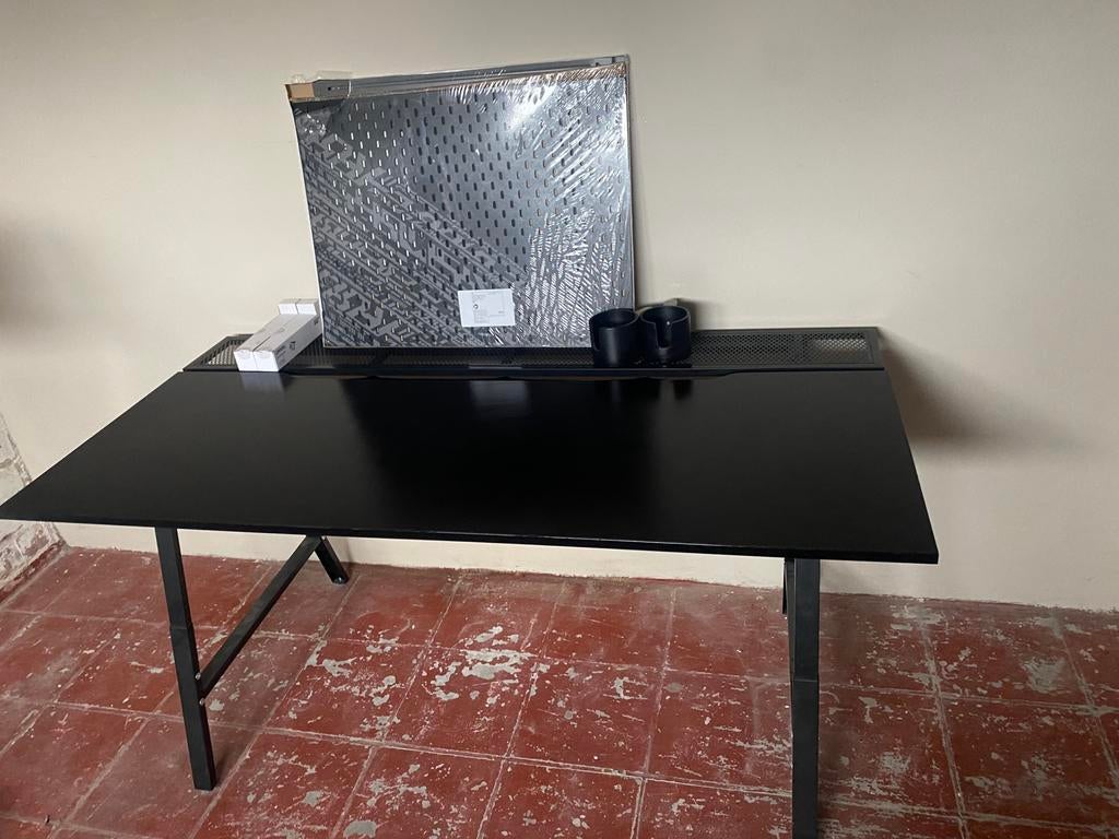 Gamebureau met extra accesoires, Huis en Inrichting, Bureaus, Ophalen, Zwart, 160 cm, Zo goed als nieuw