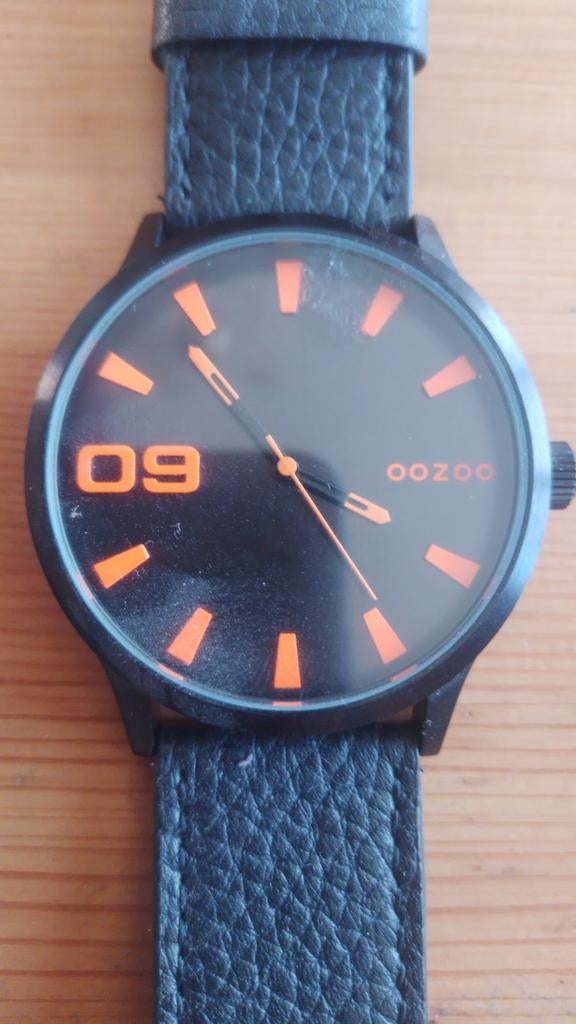 Montre pour homme Oozoo, Enlèvement