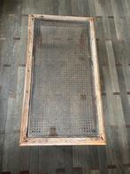 Jolie table basse (rotin tressé sous le plateau en verre), Maison & Meubles, Enlèvement, Comme neuf