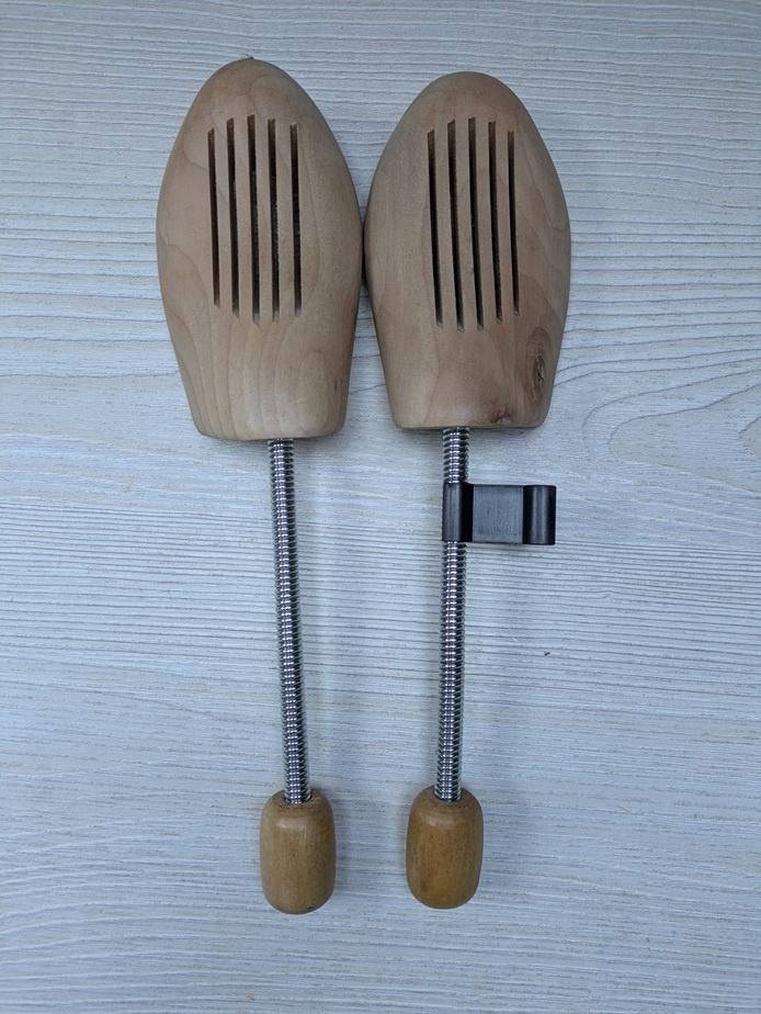 chaussures - embauchoirs en bois très solides - p 38-39, Vêtements | Femmes, Chaussures, Enlèvement, Comme neuf