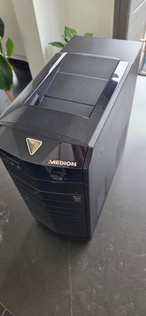 Pc met extra hdd slot., Computers en Software, Computerbehuizingen, Ophalen