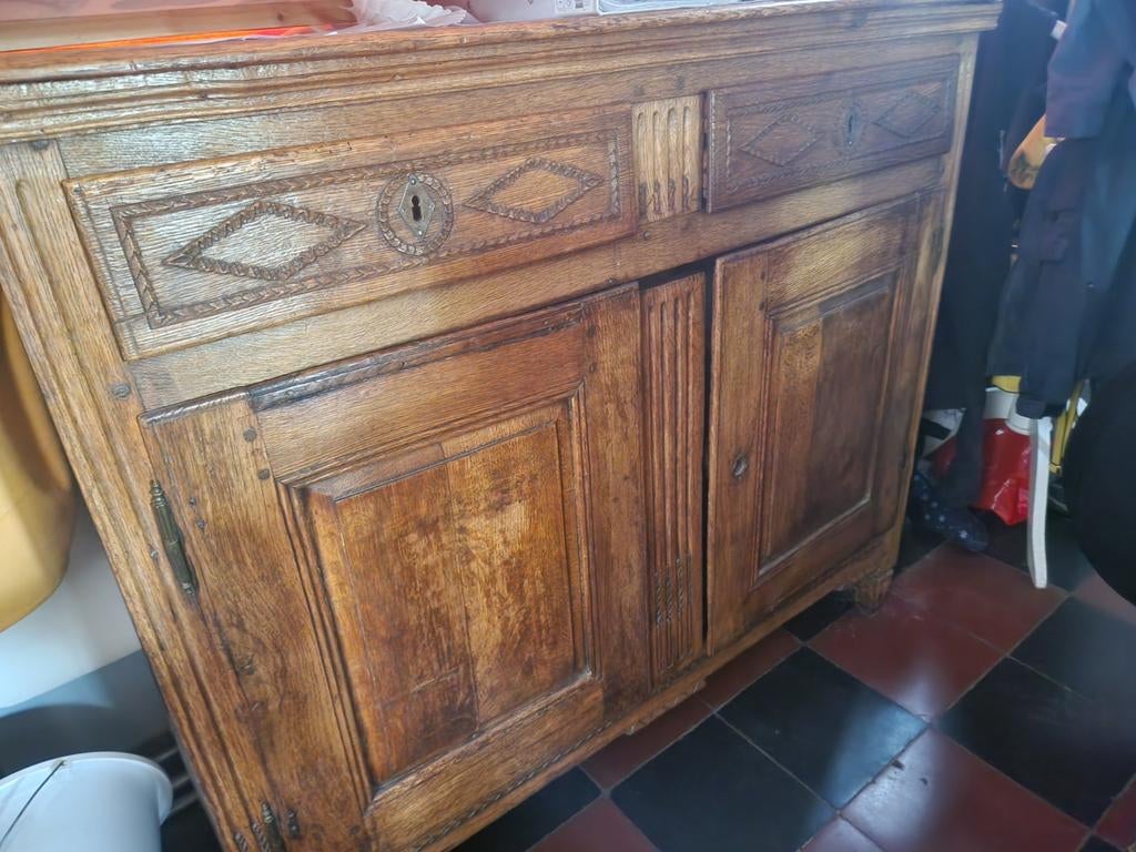 Commode ancienne-réservée, Enlèvement, Utilisé