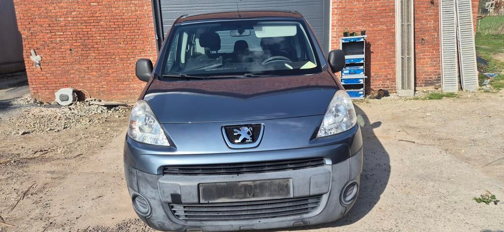 Peugeot Partner 1.6 essence Homologué à la vente Euro 5, Euro 5, Boîte manuelle, Noir, 5 portes