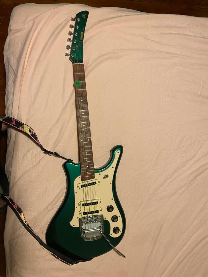 Yamaha SGV700, Musique & Instruments, Instruments à corde | Guitares | Électriques, Utilisé, Solid body, Autres marques, Enlèvement