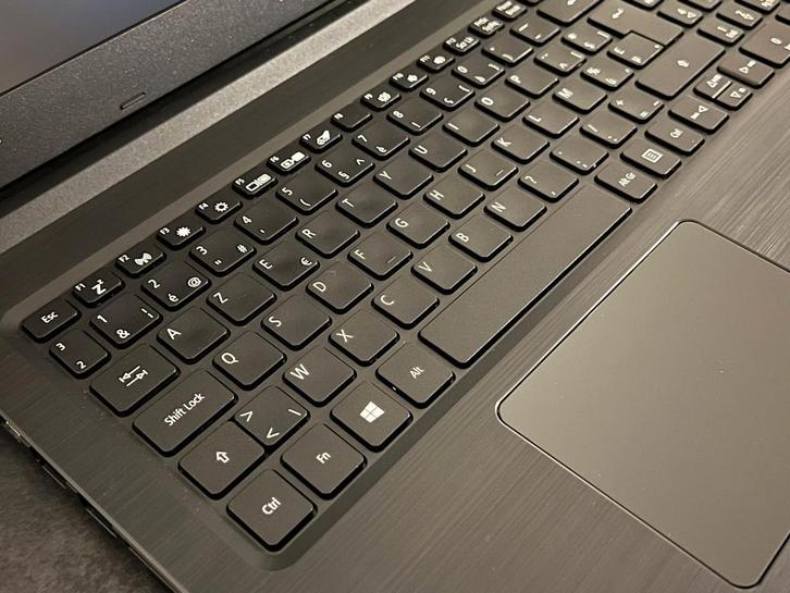 Disque dur Acer, i7-8e génération, NVMe, Informatique & Logiciels, Ordinateurs portables Windows, Comme neuf, 15 pouces, SSD, 3 à 4 Ghz