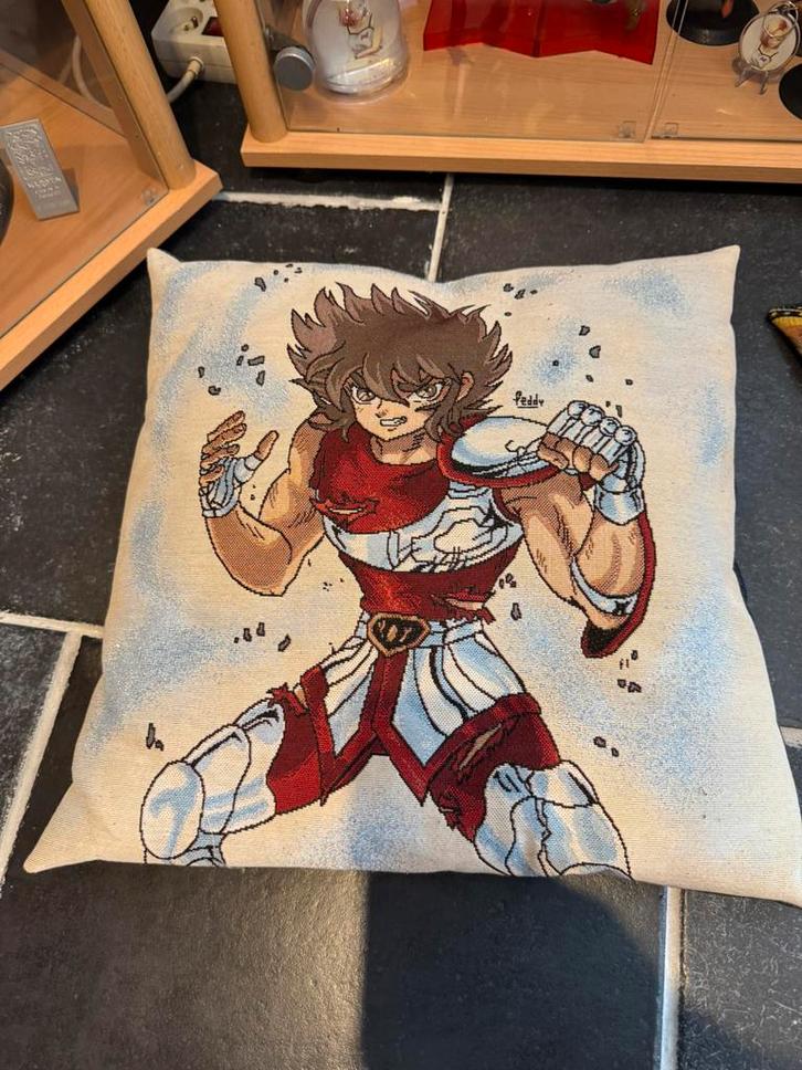 Saint seiya les chevalier du zodiaque, Verzamelen, Overige Verzamelen, Zo goed als nieuw, Ophalen