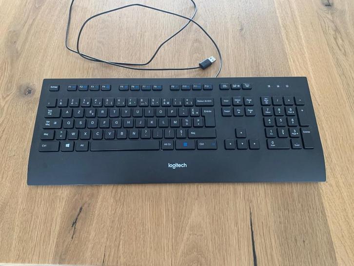 Logitech K280e Toetsenbord Azerty, Computers en Software, Toetsenborden, Zo goed als nieuw, Azerty, Bedraad, Ophalen of Verzenden