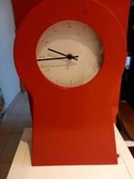 Ikea rode klok PS uurwerk metaal huis inrichting interieur, Huis en Inrichting, Woonaccessoires | Klokken, Ophalen of Verzenden