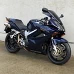 Honda VFR 800, Motoren, 2 cilinders, 782 cc, Motorrijbewijs A, Bedrijf