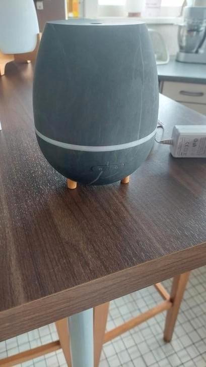 Pietra  luchtbevochtiger voor essentiële oliën, Elektronische apparatuur, Luchtbehandelingsapparatuur, Zo goed als nieuw, Luchtbevochtiger