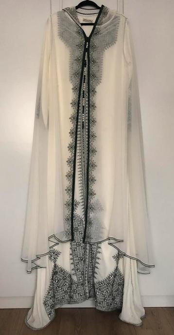 Henna Takchita, Enlèvement ou Envoi, Comme neuf, Taille 42/44 (L)