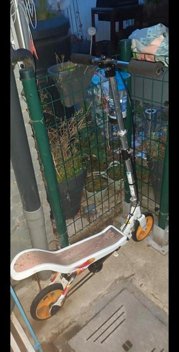 Space Scooter Wit! (Locatie Boom!) beschikbaar voor biedingen