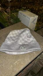 LV muts, Enfants & Bébés, Vêtements de bébé | Casquettes & Chapeaux, Enlèvement, Comme neuf
