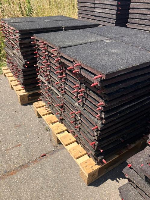 184 vochtdoorlatende rubberen matten 50x50x4,5cm, Tuin en Terras, Zwembad-toebehoren, Gebruikt, Overige typen, Ophalen