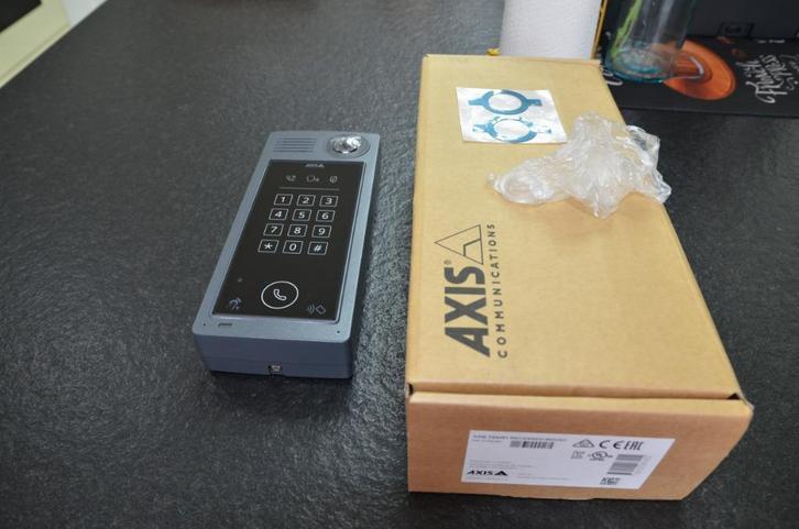 AXIS A8207-VE Outdoor IP Door Station intercom +Axis TA8201, Maison & Meubles, Sonnettes, Comme neuf, Filaire, Capteur de détection de mouvement