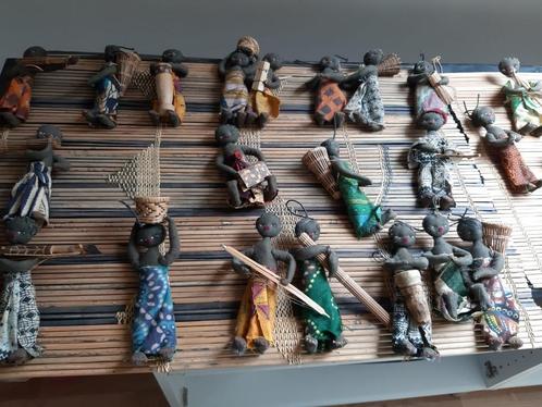 Afrikaans wandtapijtjes met poppen (Congo), Antiek en Kunst, Curiosa en Brocante, Ophalen