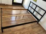 Zwart bed zonder lattenbodem (140cm), Huis en Inrichting, Slaapkamer | Bedden, Ophalen, Gebruikt, Zwart, Tweepersoons