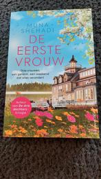 Muna Shehadi - De eerste vrouw, Ophalen of Verzenden, Nieuw, Muna Shehadi