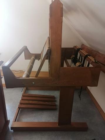 Weefgetouw  beschikbaar voor biedingen