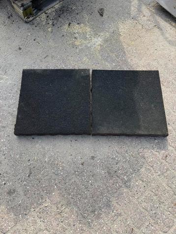 Rubberen tegels 50x50x5 speeltoestel stal ed ruim 20m2 beschikbaar voor biedingen