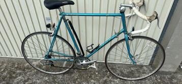 Vintage koersfiets beschikbaar voor biedingen