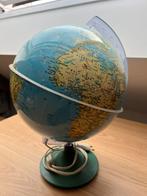 Oude wereldbol met verlichting, Ophalen, Gebruikt