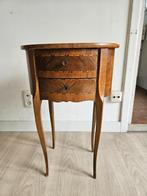 Antieken decoratief tafeltje, Ophalen