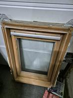 Velux dakraam met NIEUW gootstukken + montage mogelijk, Doe-het-zelf en Bouw, Ophalen, Zo goed als nieuw, Dakraam