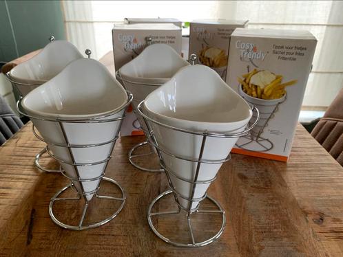Cosy&Trendy frietzakken porselein 4st, Huis en Inrichting, Keuken | Servies, Zo goed als nieuw, Porselein, Ophalen of Verzenden