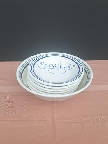 Spaghettiborden set beschikbaar voor biedingen