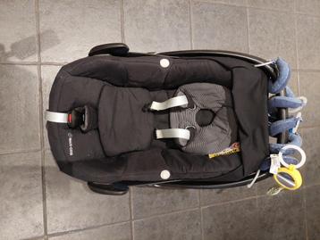 Maxi cosi beschikbaar voor biedingen