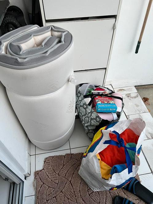 Gratis spullen ALLES in 1keer meenemen!!!, Diversen, Rommelmarktspullen, Ophalen