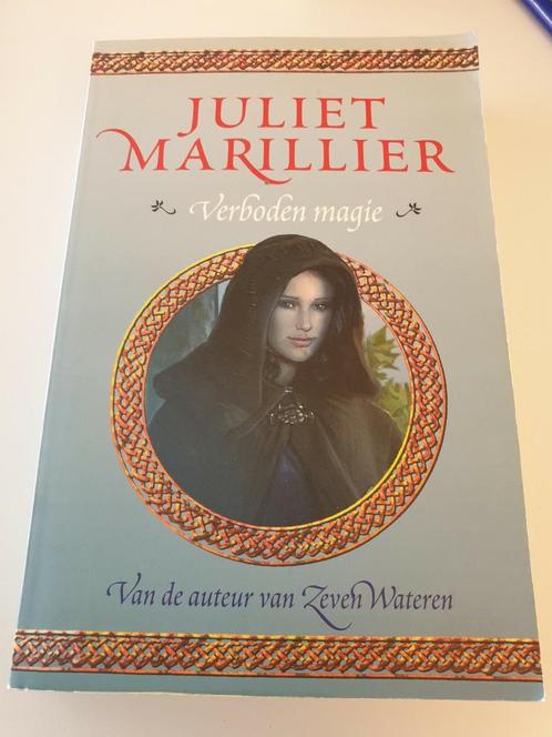 Juliet Marillier - Verboden magie, Boeken, Fantasy, Zo goed als nieuw, Ophalen of Verzenden