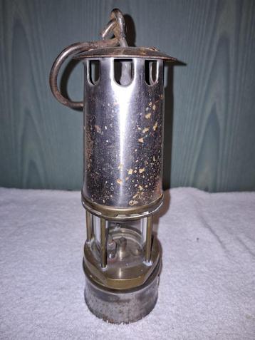 oude mijnwerkerslamp, jaren 1900 beschikbaar voor biedingen