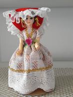 Poupée folklorique Portugal 22 cm, Ophalen of Verzenden, Zo goed als nieuw, Pop, Levensecht of Reborn