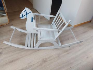 Hobbelpaard beschikbaar voor biedingen