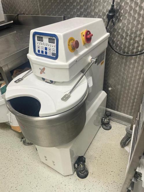 Spiraal deegkneder Sinmag, Zakelijke goederen, Horeca | Keukenapparatuur, Bakkerij en Slagerij, Gebruikt, Ophalen