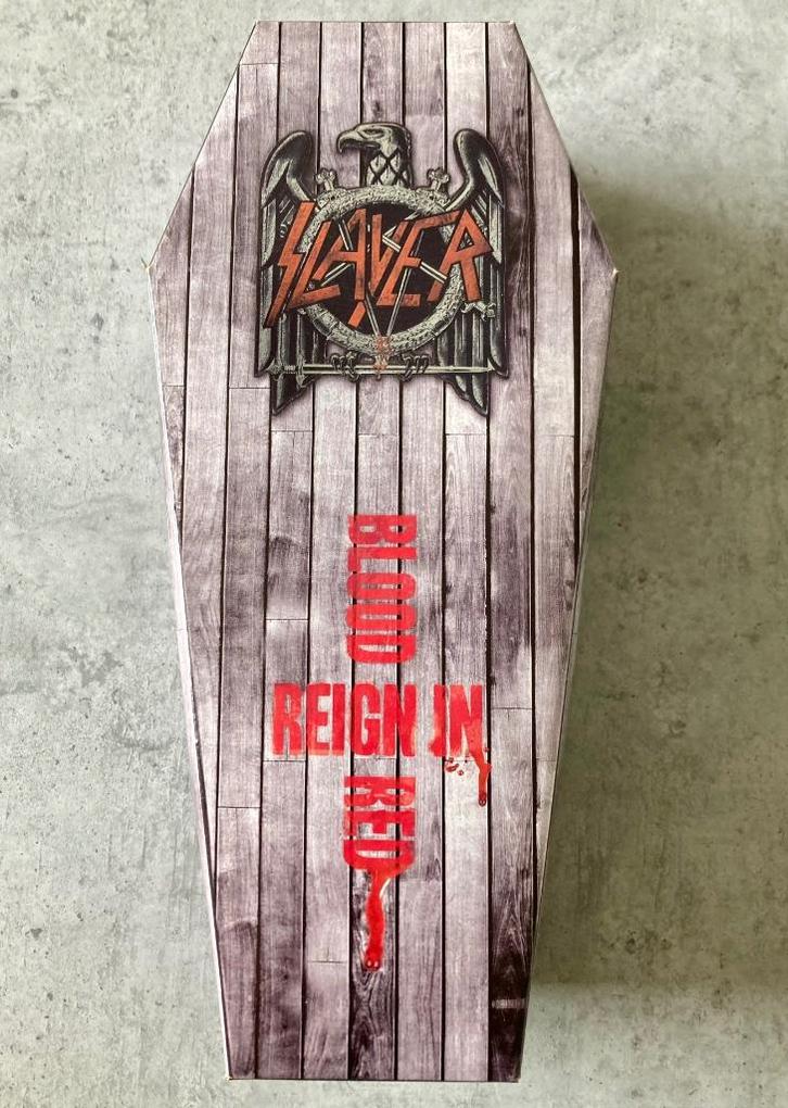 SLAYER : Reign In Blood - red wine with coffin, Verzamelen, Muziek, Artiesten en Beroemdheden, Zo goed als nieuw, Overige typen