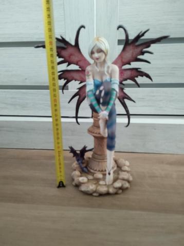 Verzamel item grote Elf fantasy  beschikbaar voor biedingen