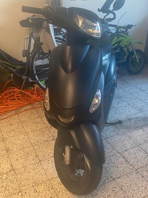 Peugot v clic A klasse (lees beschrijving), Fietsen en Brommers, Brommers | Peugeot, Gebruikt, Ophalen