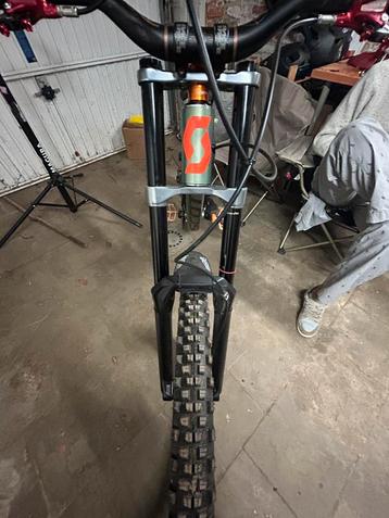 Fourche vtt dh rockshox boxxer, Enlèvement, Comme neuf, Rockshox
