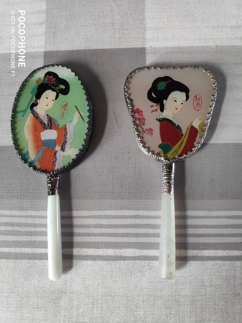 2 mooie japanse handspiegeltjes geisha's spiegel, Verzamelen, Beelden en Beeldjes, Ophalen of Verzenden