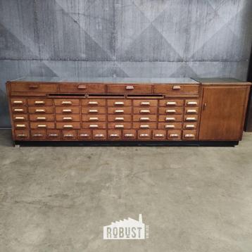 Apothekerstoonbank | Grote Vintage Toonbank met lades beschikbaar voor biedingen