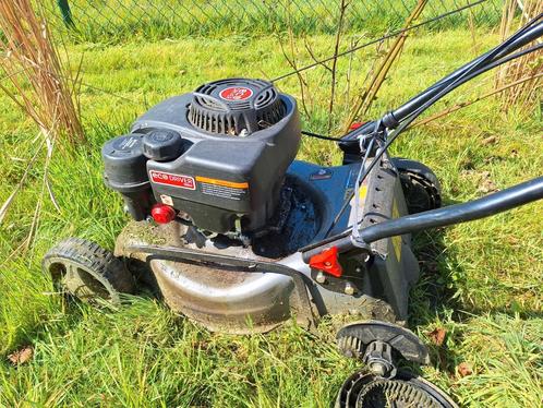 Tondeuse auto tractée Powerplus avec mulching, Tuin en Terras, Grasmaaiers, Gebruikt, Ophalen