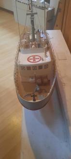 grote sleepboot met twee motoren, Ophalen, Nieuw