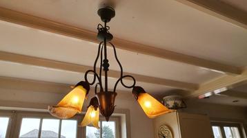 Hanglamp met 3 kelken hangt nog in huis.Nog in zeer goede st beschikbaar voor biedingen