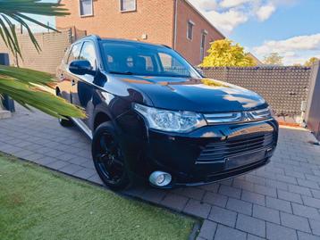 Mitsubishi Outlander 2.2D - 4 roues motrices (4x4)  7 PLACES